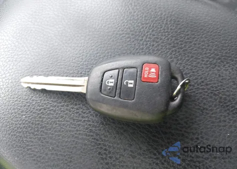 2017 Toyota Rav4 Le z USA, uszkodzony, nr VIN 2T3BFREV0HW613422